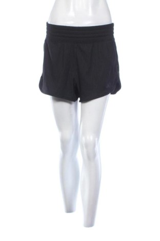 Дамски къс панталон Adidas, Размер M, Цвят Черен, Цена 15,00 €, #137200410