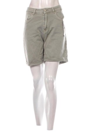Pantaloni scurți de femei Unbranded, Mărime L, Culoare Verde, Preț 68,00 Lei, #137236690