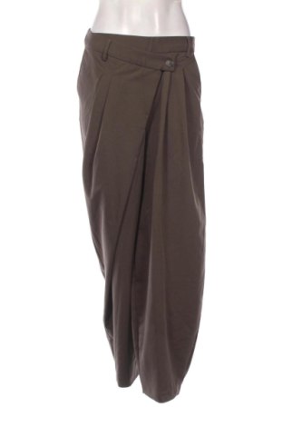 Pantaloni de femei Bershka, Mărime M, Culoare Maro, Preț 128,99 Lei, #137105070