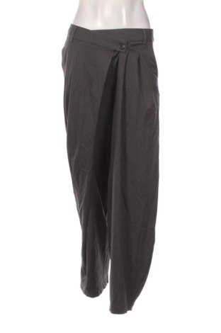 Dámske nohavice Bershka, Veľkosť L, Farba Sivá, Cena  24,95 €, #137107464