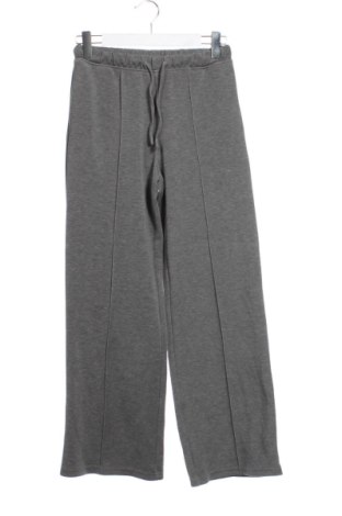 Дамски панталон Stradivarius, Размер XS, Цвят Сив, Цена 12,00 €, #137156925