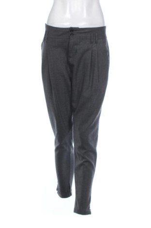 Pantaloni de femei Zara, Mărime L, Culoare Gri, Preț 78,74 Lei, #137163796