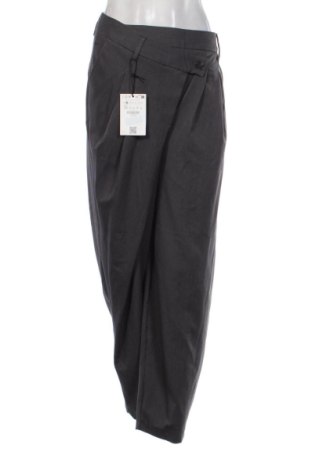 Дамски панталон Bershka, Размер S, Цвят Сив, Цена 21,00 €, #137245297