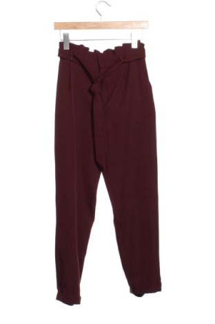 Dámske nohavice Pull&Bear, Veľkosť XS, Farba Červená, Cena  12,00 €, #137118891