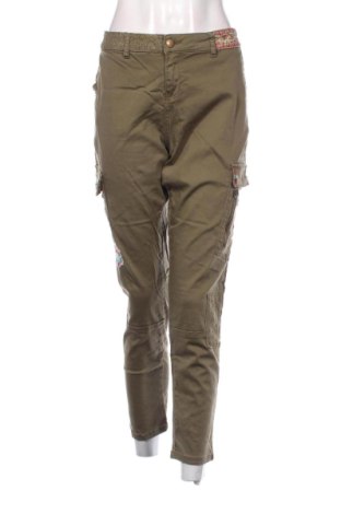 Дамски панталон Desigual, Размер XL, Цвят Зелен, Цена 41,00 €, #137173301