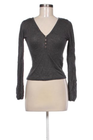 Női pulóver Guess, Méret XS, Szín Szürke, Ár 12 057 Ft, #137227617