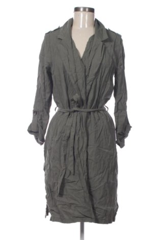 Palton de femei Bershka, Mărime M, Culoare Verde, Preț 106,99 Lei, #137185474