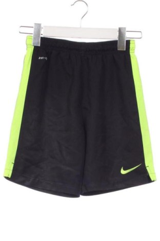 Kinder Shorts Nike, Größe 9-10y/ 140-146 cm, Farbe Schwarz, Preis 18,00 €, #137153493