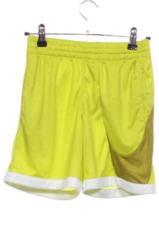 Παιδικό κοντό παντελόνι Nike, Μέγεθος 7-8y/ 128-134 εκ., Χρώμα Πράσινο, Τιμή 24,00 €, #137162219