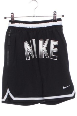 Παιδικό κοντό παντελόνι Nike, Μέγεθος 7-8y/ 128-134 εκ., Χρώμα Μαύρο, Τιμή 18,00 €, #137162527