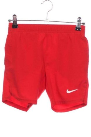 Παιδικό κοντό παντελόνι Nike, Μέγεθος 6-7y/ 122-128 εκ., Χρώμα Κόκκινο, Τιμή 18,00 €, #137163132