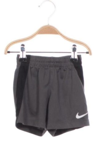 Detské krátke nohavice  Nike, Veľkosť 9-12m/ 74-80 cm, Farba Sivá, Cena  17,95 €, #137165361