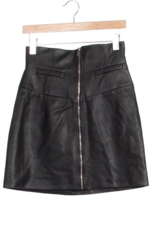 Пола Bershka, Размер S, Цвят Черен, Цена 7,00 €, #137005347
