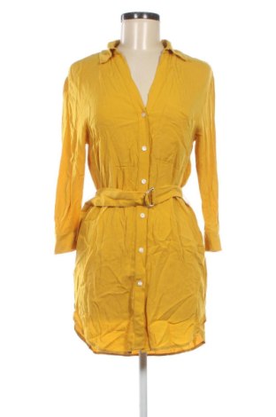 Рокля Bershka, Размер S, Цвят Жълт, Цена 11,58 €, #137054377