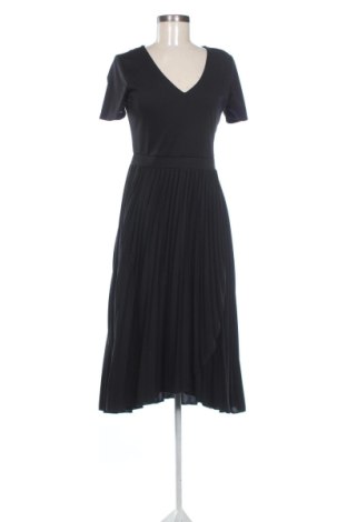 Φόρεμα Reserved, Μέγεθος M, Χρώμα Μαύρο, Τιμή 21,00 €, #137172825