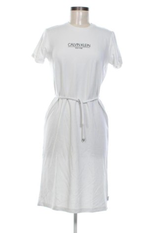 Рокля Calvin Klein, Размер S, Цвят Бял, Цена 59,00 €, #137176605