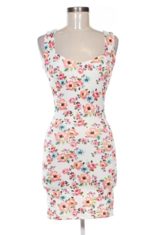 Sukienka Bershka, Rozmiar M, Kolor Kolorowy, Cena 55,04 zł, #137227778