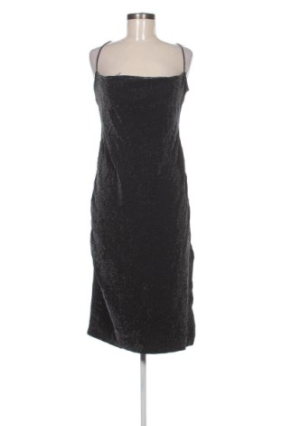 Рокля Stradivarius, Размер L, Цвят Черен, Цена 11,81 €, #137248146