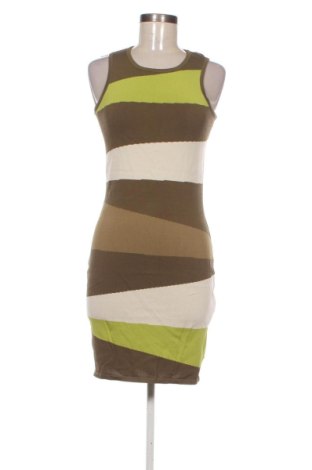 Рокля Guess, Размер L, Цвят Многоцветен, Цена 70,00 €, #137173603