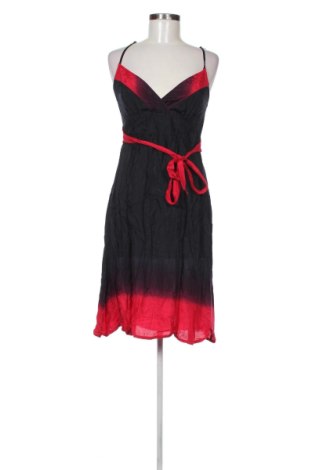 Рокля New Look, Размер S, Цвят Многоцветен, Цена 10,00 €, #137216771