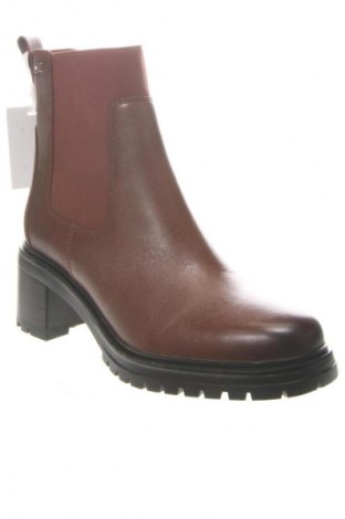 Дамски боти Tommy Hilfiger, Размер 40, Цвят Кафяв, Цена 52,66 €