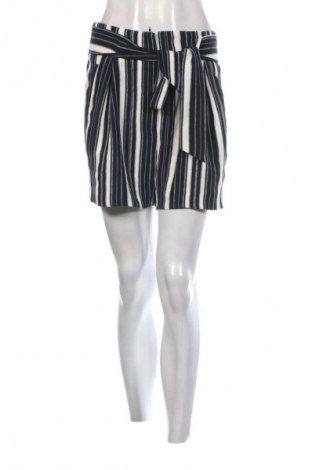 Dámské kraťasy  H&M, Velikost M, Barva Vícebarevné, Cena  109,00 Kč