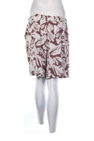 Дамски къс панталон LC Waikiki, Размер L, Цвят Многоцветен, Цена 10,18 €