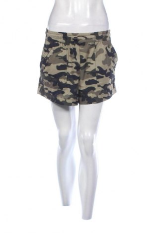 Дамски къс панталон Unbranded, Размер S, Цвят Многоцветен, Цена 2,55 €