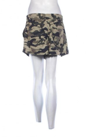 Дамски къс панталон Unbranded, Размер S, Цвят Многоцветен, Цена 2,55 €