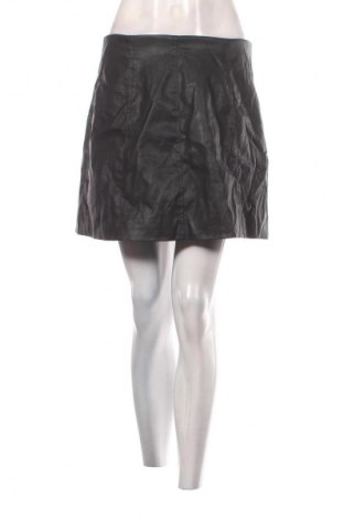 Кожена пола H&M Divided, Размер L, Цвят Черен, Цена 2,04 €