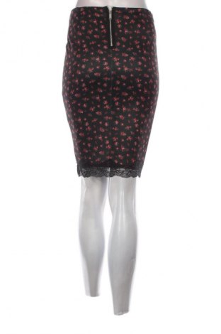 Пола Bershka, Размер S, Цвят Многоцветен, Цена 4,09 €