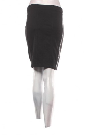 Пола Calvin Klein Jeans, Размер S, Цвят Черен, Цена 74,13 €