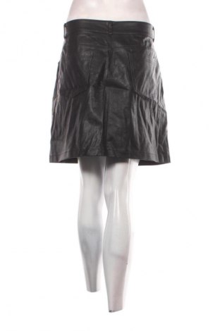 Пола City Chic, Размер XS, Цвят Черен, Цена 2,04 €