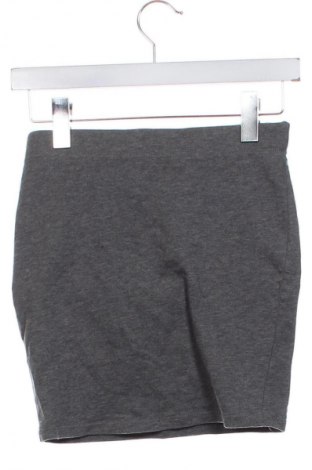 Пола F&F, Размер XS, Цвят Сив, Цена 2,04 €