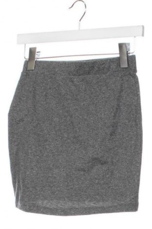 Пола H&M, Размер XS, Цвят Сив, Цена 2,04 €