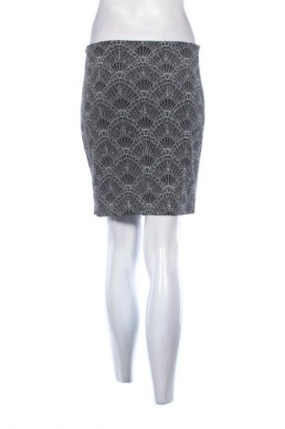 Пола H&M Divided, Размер S, Цвят Многоцветен, Цена 2,04 €