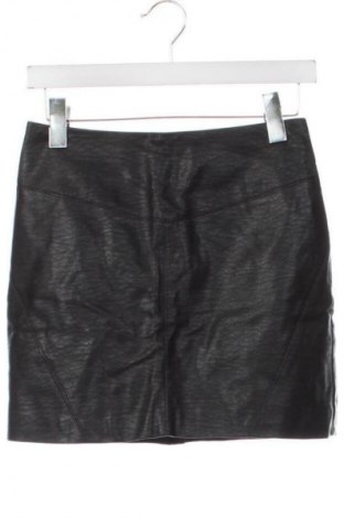 Пола H&M Divided, Размер XS, Цвят Черен, Цена 4,60 €