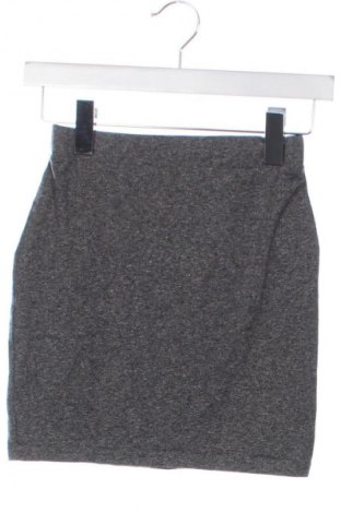 Пола H&M Divided, Размер XS, Цвят Многоцветен, Цена 2,04 €