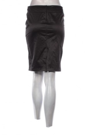 Пола Lilia, Размер M, Цвят Черен, Цена 2,04 €