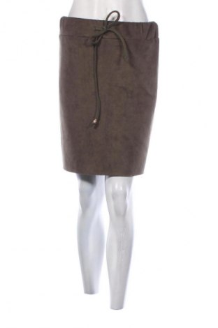 Пола Made In Italy, Размер M, Цвят Златист, Цена 2,04 €