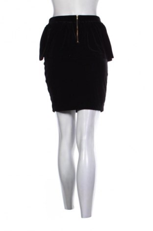 Пола Mango, Размер S, Цвят Черен, Цена 2,55 €