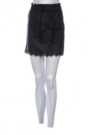 Пола NEW COLLECTION, Размер S, Цвят Черен, Цена 4,60 €