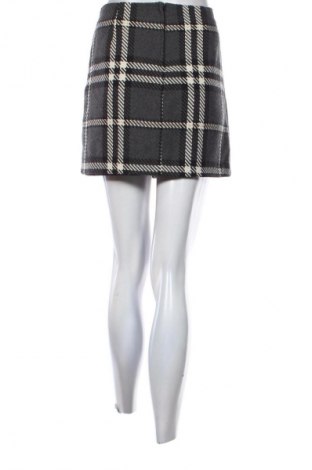 Пола New Look, Размер M, Цвят Многоцветен, Цена 3,06 €