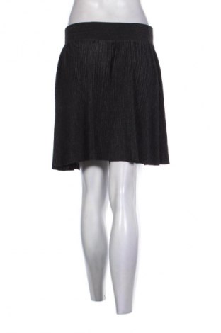 Пола Pieces, Размер M, Цвят Черен, Цена 2,04 €