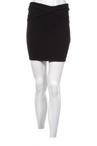 Пола Reserved, Размер S, Цвят Черен, Цена 2,04 €