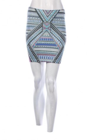 Пола Stradivarius, Размер S, Цвят Многоцветен, Цена 3,06 €