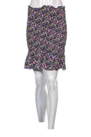 Пола Trendyol, Размер S, Цвят Многоцветен, Цена 2,55 €