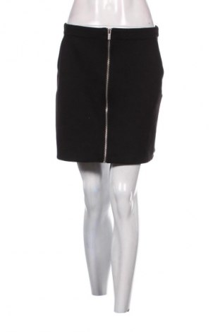 Пола VILA, Размер M, Цвят Черен, Цена 2,04 €