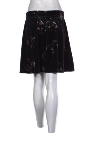 Пола VILA, Размер M, Цвят Многоцветен, Цена 2,04 €