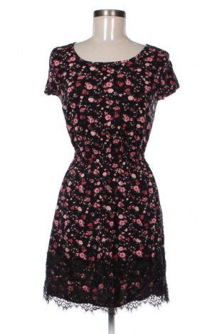 Рокля Cropp, Размер M, Цвят Многоцветен, Цена 5,11 €